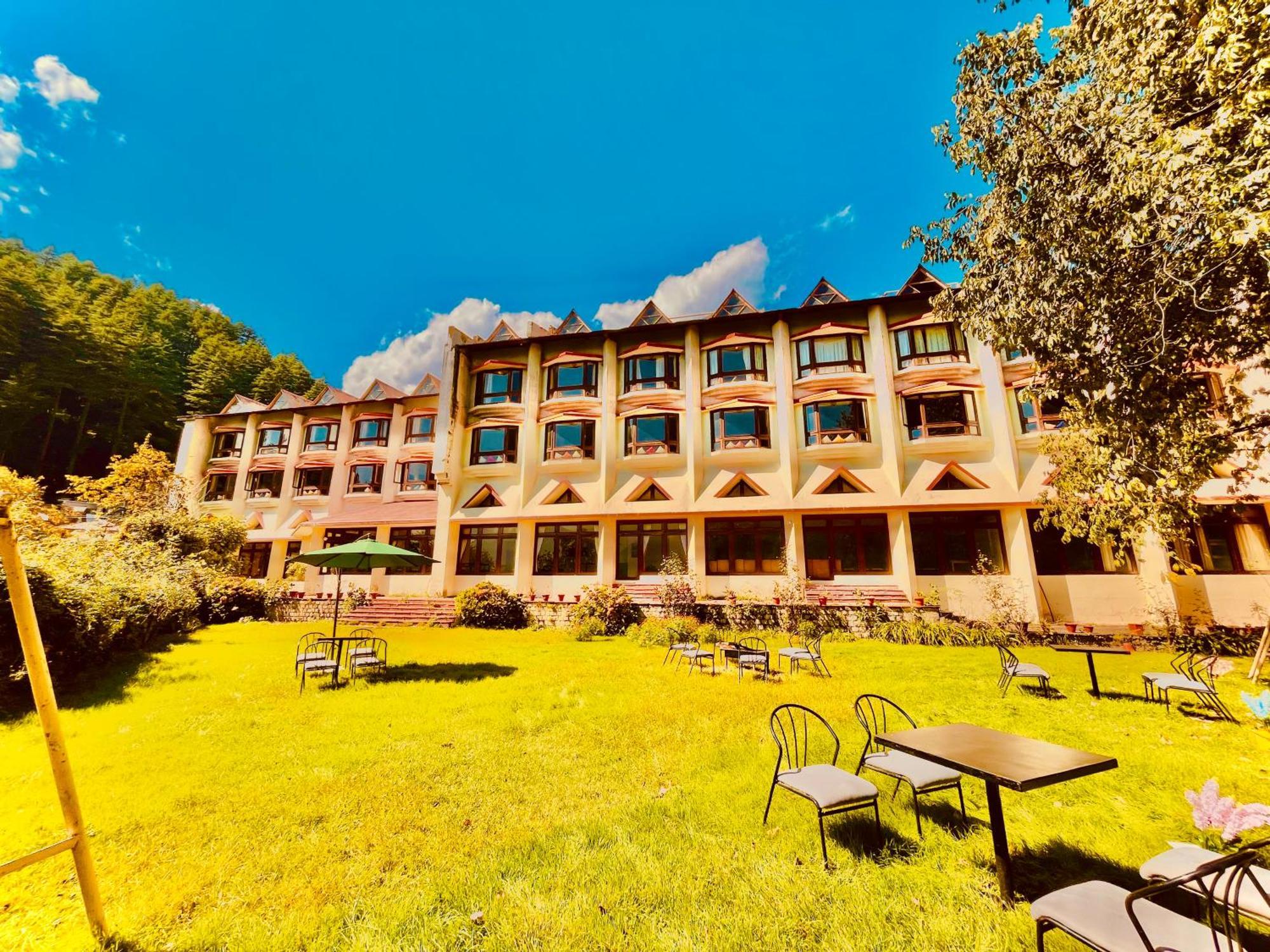Sagar Resort !! Mountain View ! Luxury Stay ! Family Resort ! Private Parking ! Near Mall Road Manāli Екстериор снимка