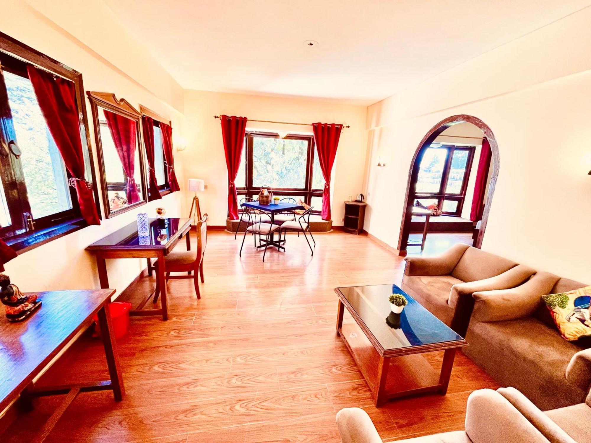 Sagar Resort !! Mountain View ! Luxury Stay ! Family Resort ! Private Parking ! Near Mall Road Manāli Екстериор снимка