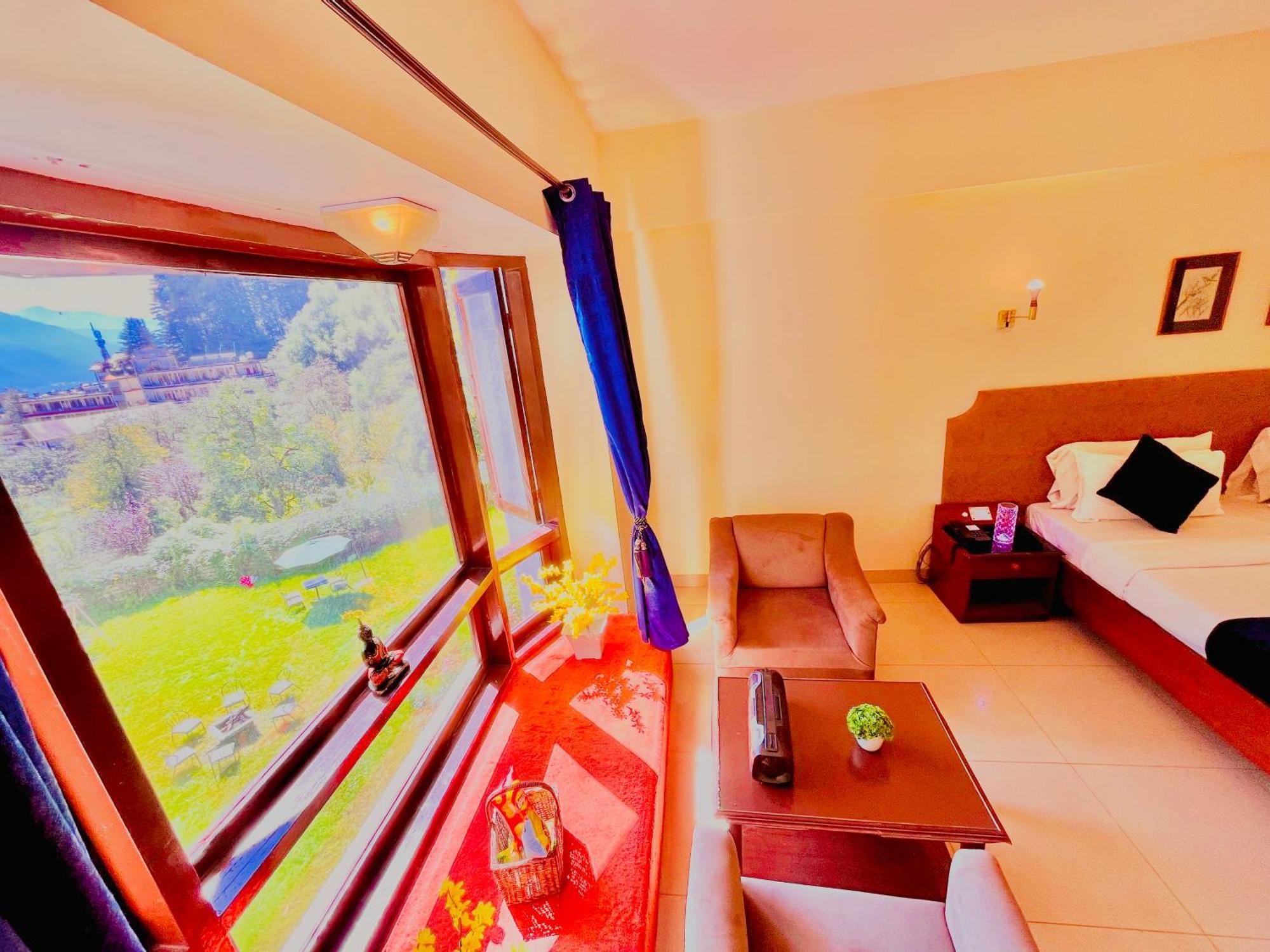 Sagar Resort !! Mountain View ! Luxury Stay ! Family Resort ! Private Parking ! Near Mall Road Manāli Екстериор снимка