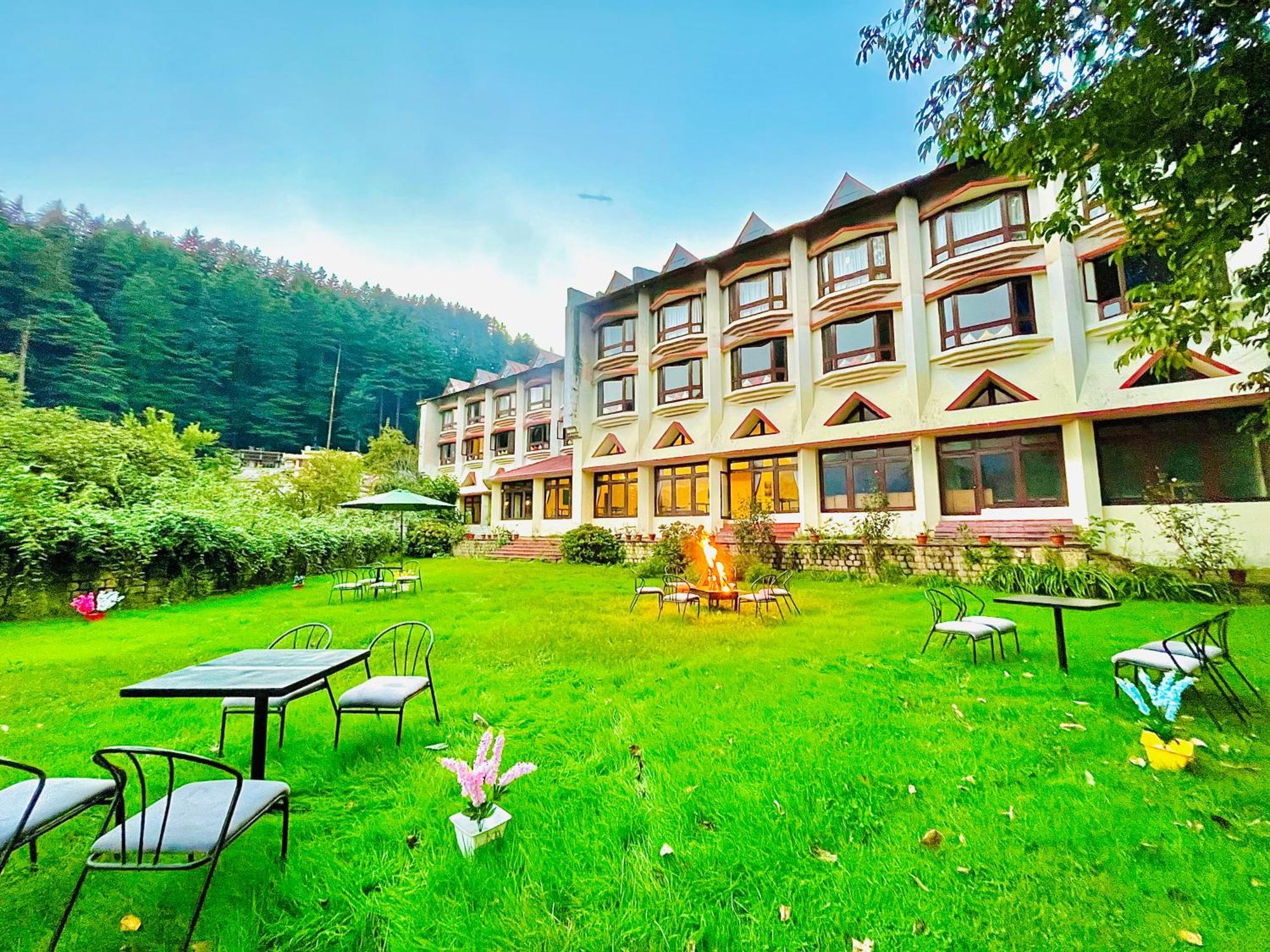 Sagar Resort !! Mountain View ! Luxury Stay ! Family Resort ! Private Parking ! Near Mall Road Manāli Екстериор снимка