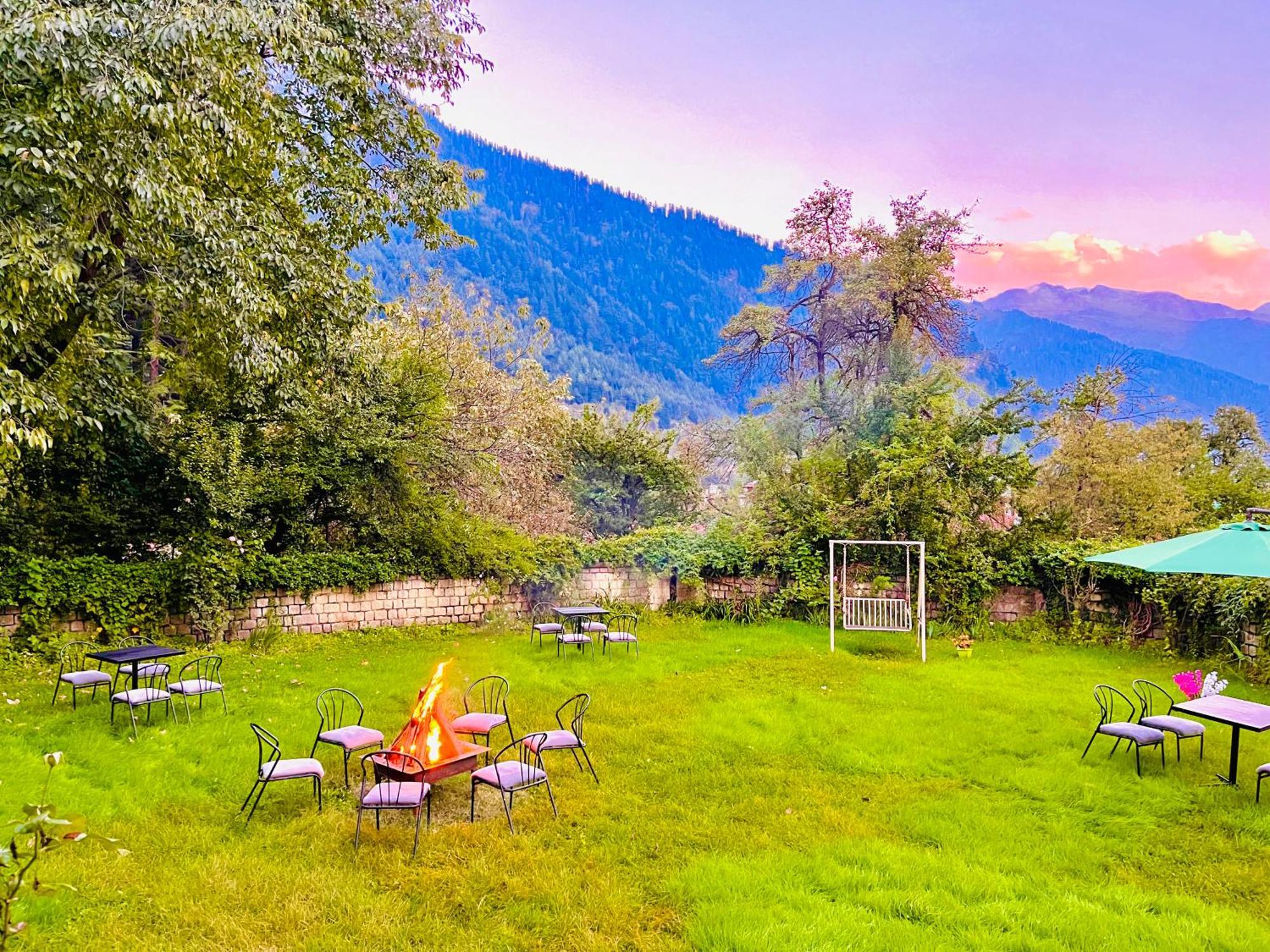 Sagar Resort !! Mountain View ! Luxury Stay ! Family Resort ! Private Parking ! Near Mall Road Manāli Екстериор снимка