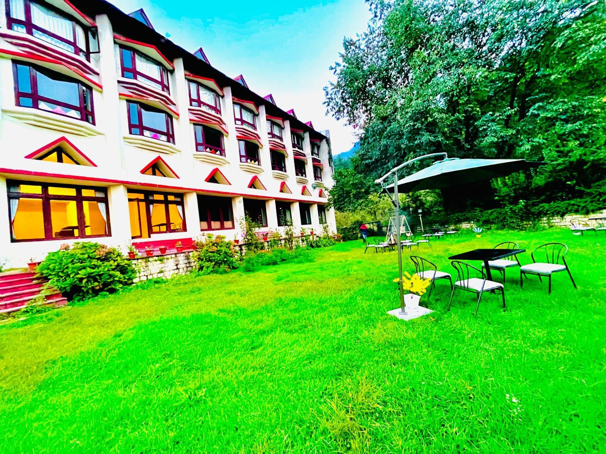 Sagar Resort !! Mountain View ! Luxury Stay ! Family Resort ! Private Parking ! Near Mall Road Manāli Екстериор снимка